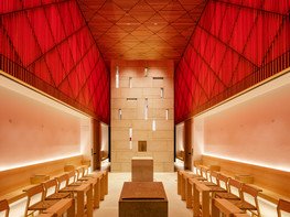 <p>The symbiosis of the base materials glass, wood and stone makes the new seminary church of the archbishop’s priest seminary in Paderborn a unique prayer experience.</p>
<p> </p>
<p><strong>Winner of<br />
the German Lighting Design Award 2019!</strong></p>
<p> </p>
<p>Congratulations to <strong>arens faulhaber lichtplaner</strong></p>